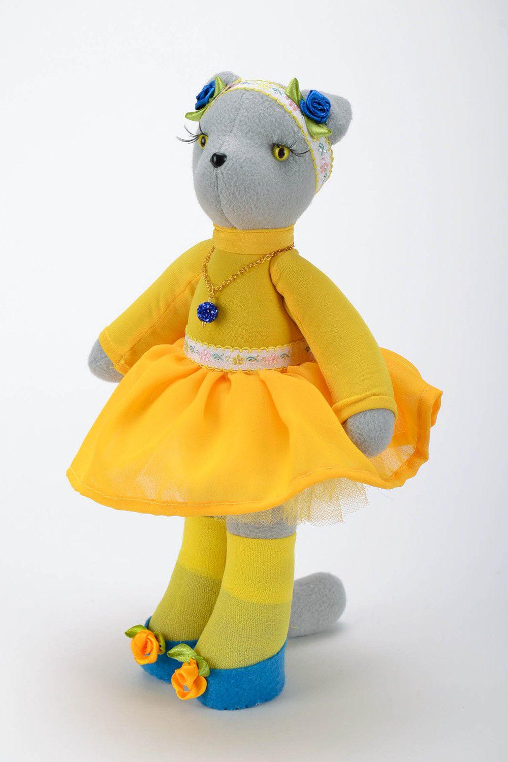 Peluche chat artisanale Chat en robe jaune photo 1