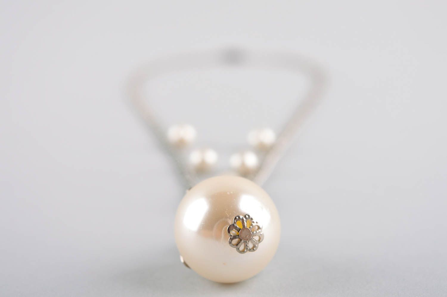 Pendentif perle plastique Bijou fait main élégant original Cadeau femme photo 4