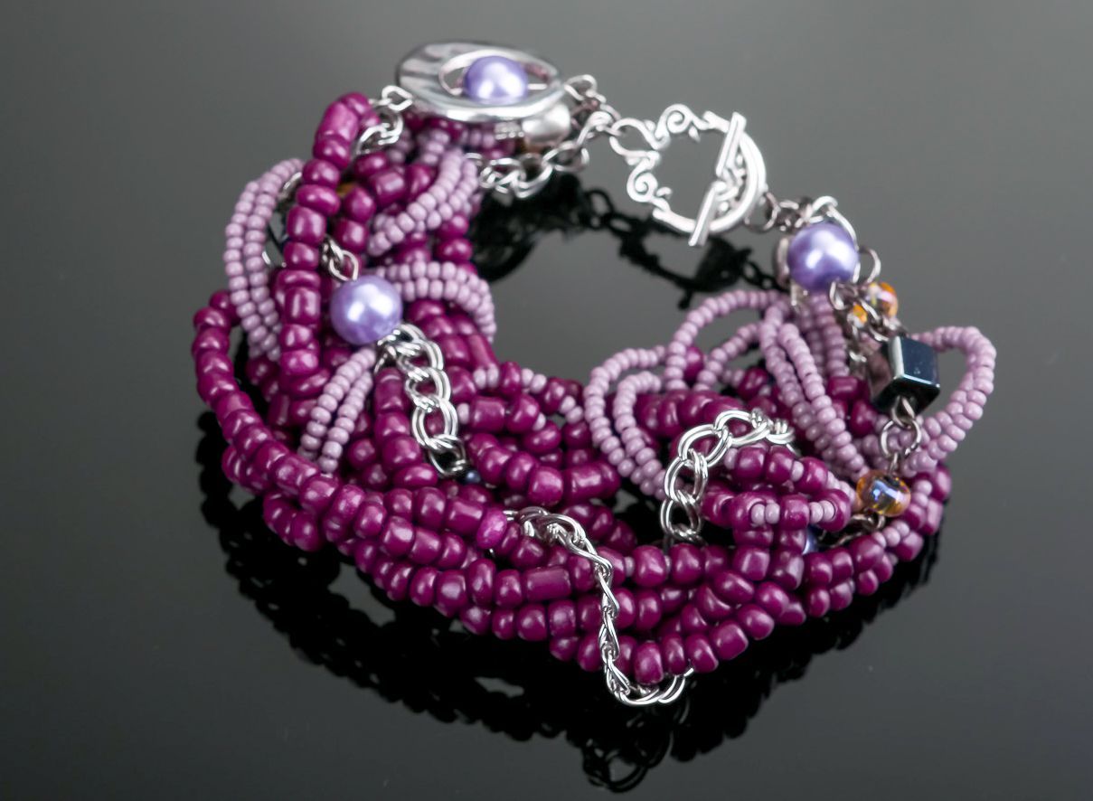 Wrist bracelet of ceramic pearls & beads photo 1