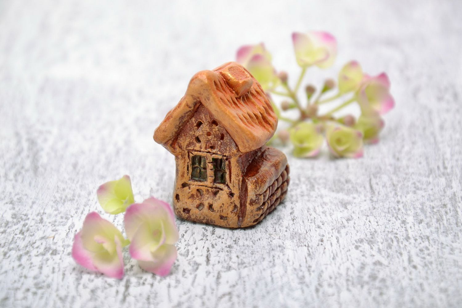 Figurine céramique faite main Maison avec toit orange photo 1