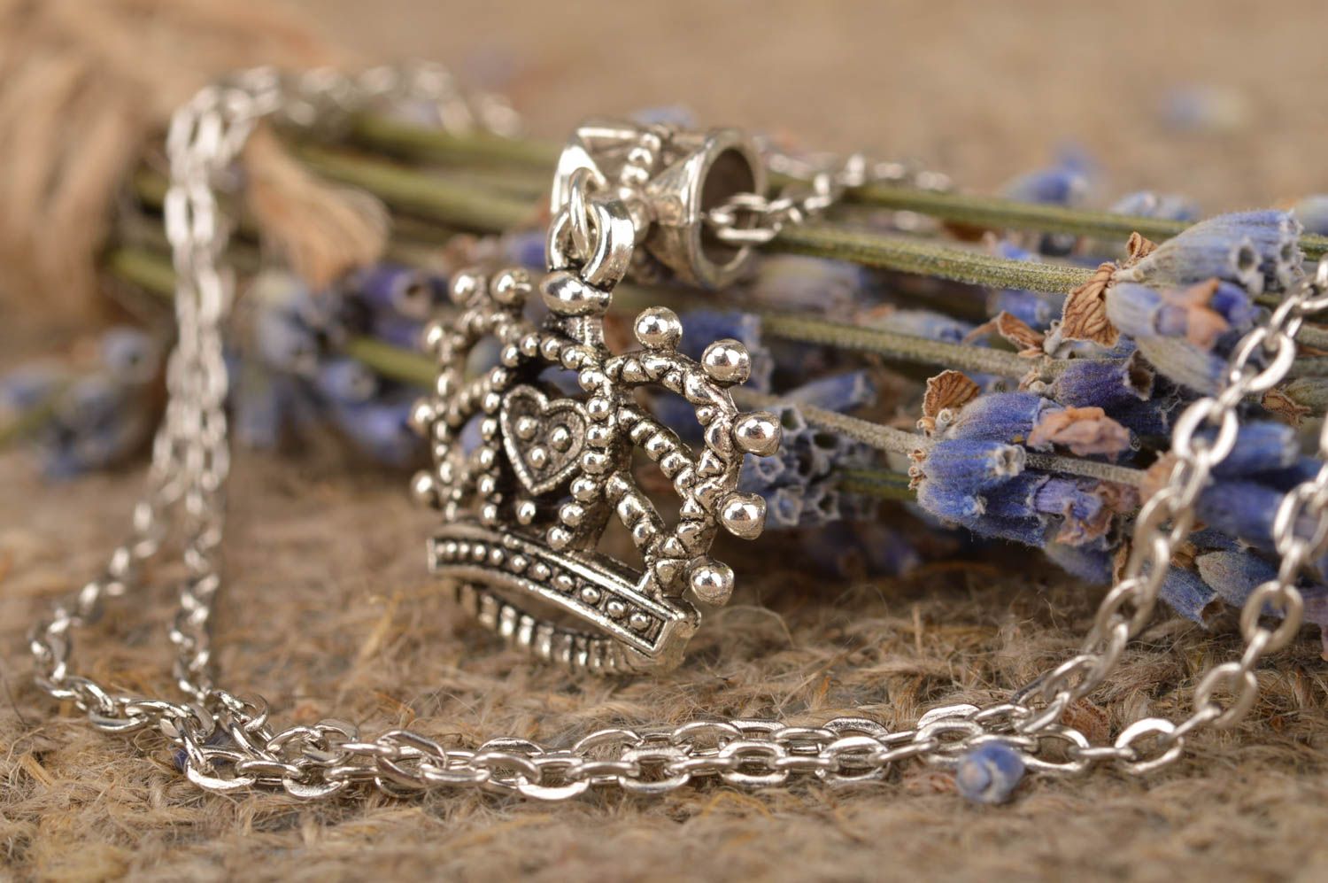 Stylish handmade metal pendant designer metal jewelry fashion accessories photo 1