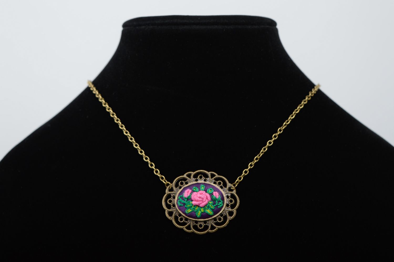 Rococo embroidered ring and pendant Tea Rose photo 3