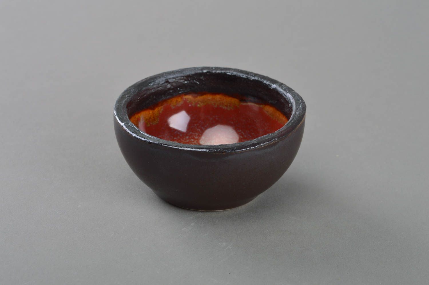 Petite saucière porcelaine ronde avec peinture à glaçure faite main insolite photo 2