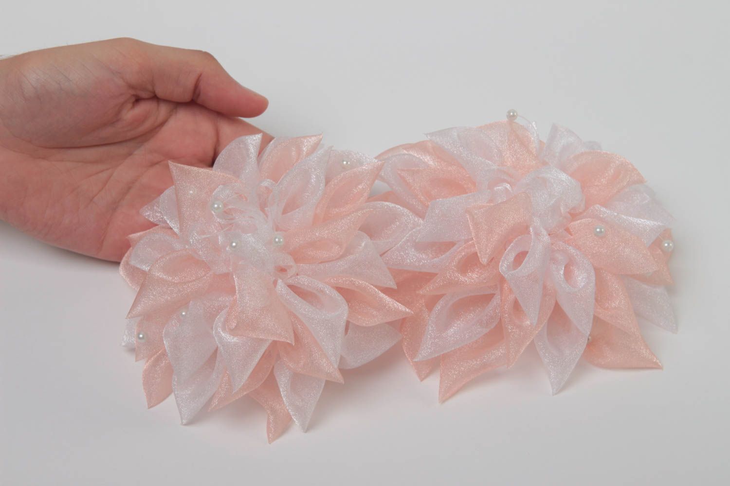 Резинки для волос с цветами детские ручной работы набор из 2 шт розовые фото 5
