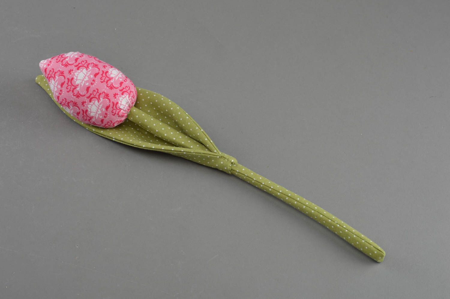 Мягкая игрушка цветок тюльпан розовый с узорами на ножке красивый ручной работы фото 1