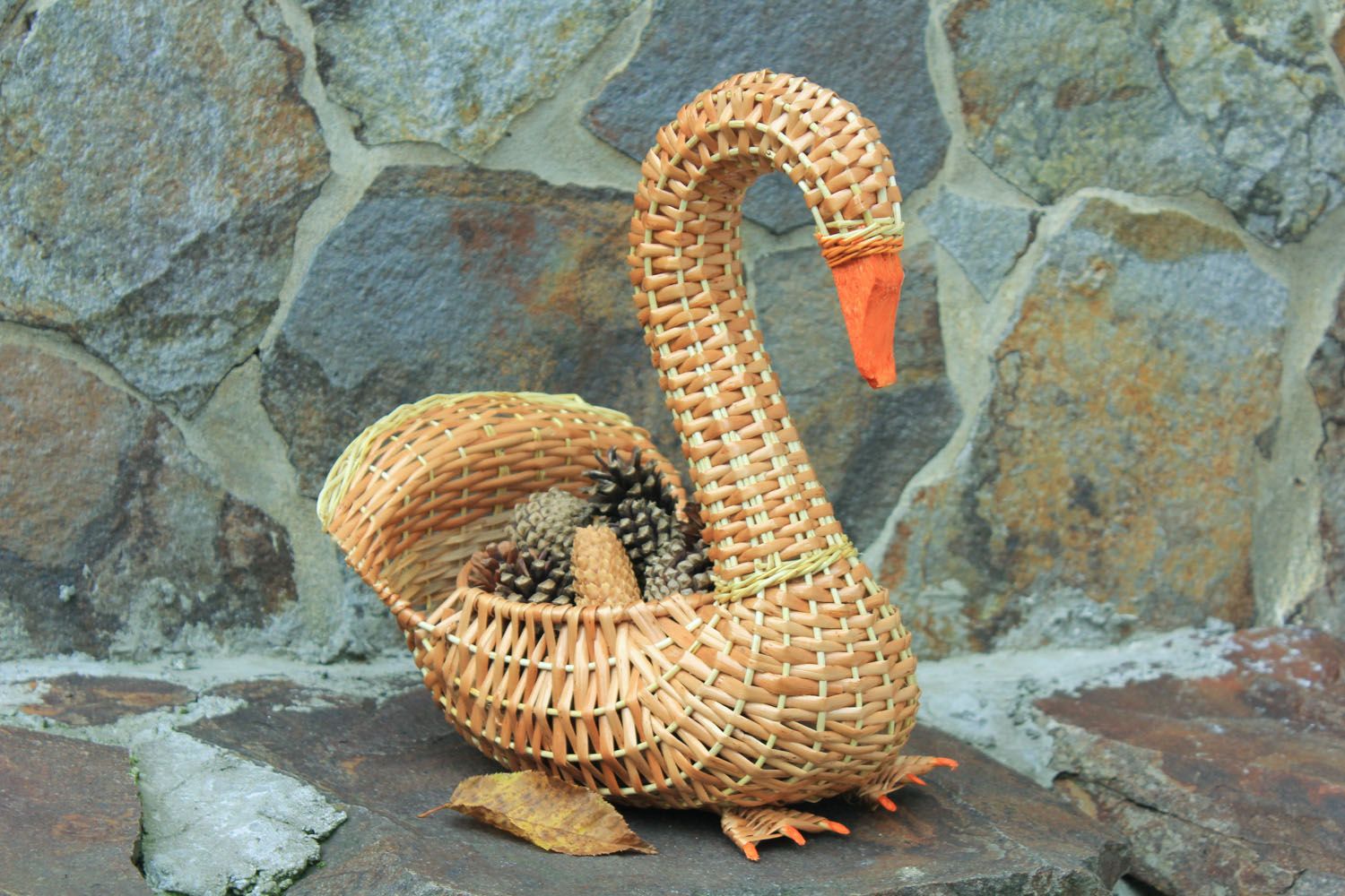 Decorative basket Swan photo 1