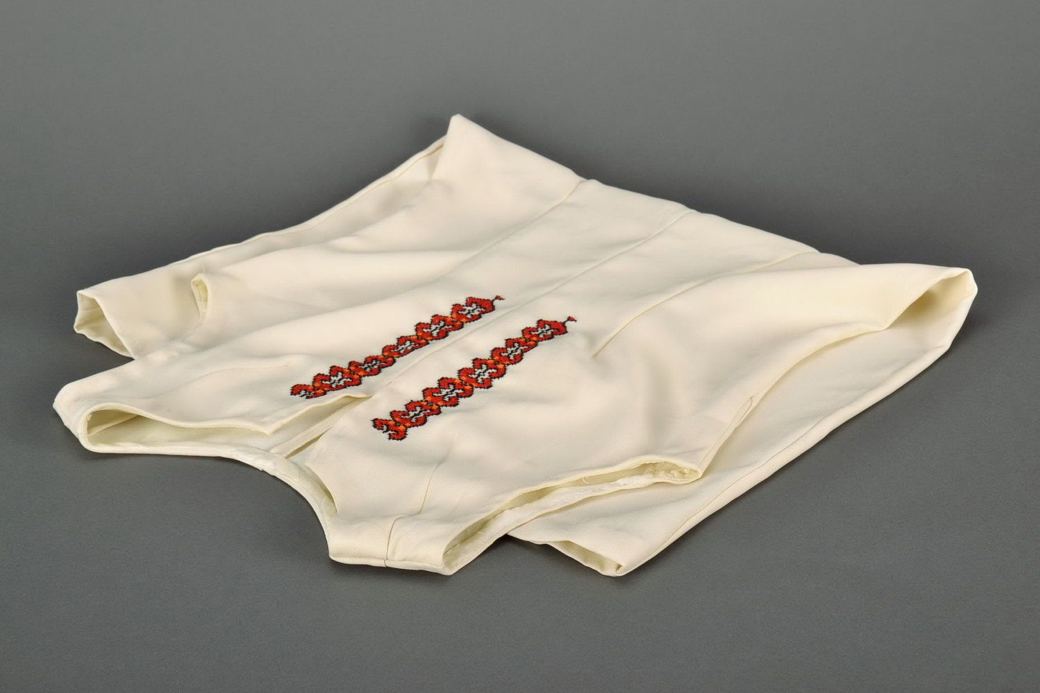 Embroidered dress photo 5