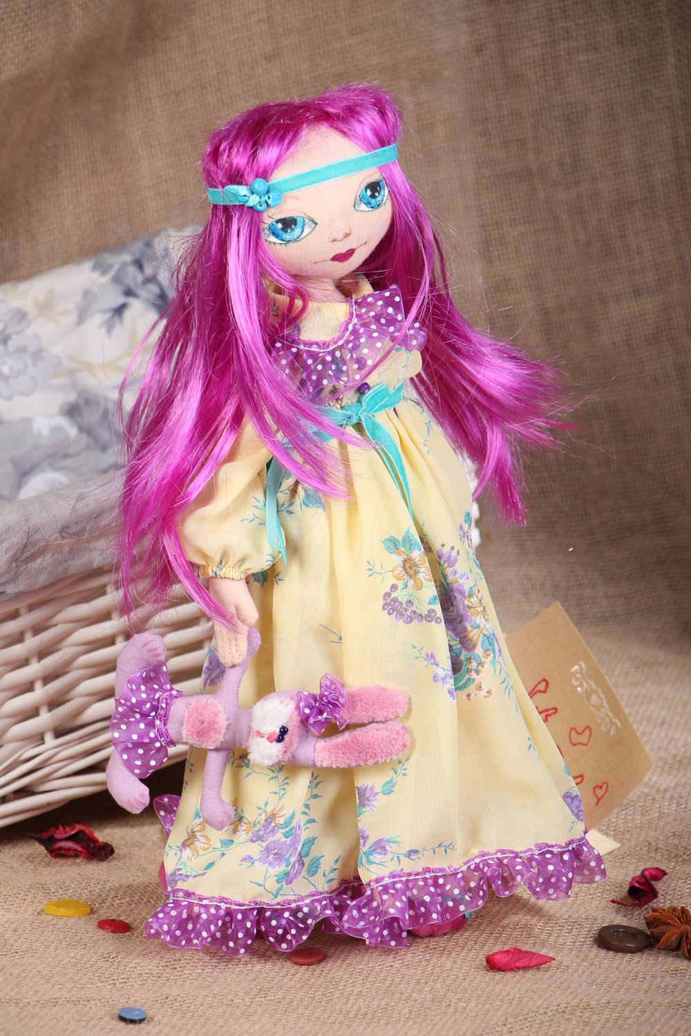 Авторская кукла из ткани с длинными волосами на подставке Хиппи фото 5