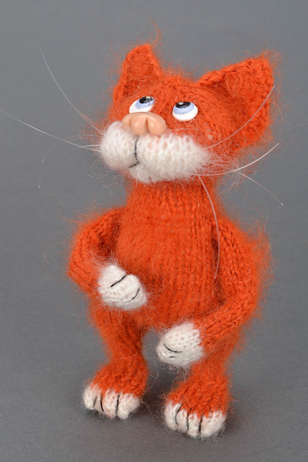 Мягкая вязаная игрушка ручной работы Рыжий кот фото 1