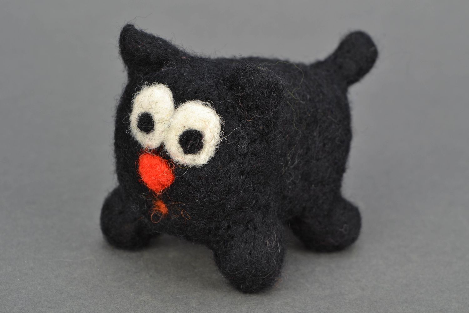 Handgemachtes Kuscheltier aus Wolle Schwarze Katze   foto 1