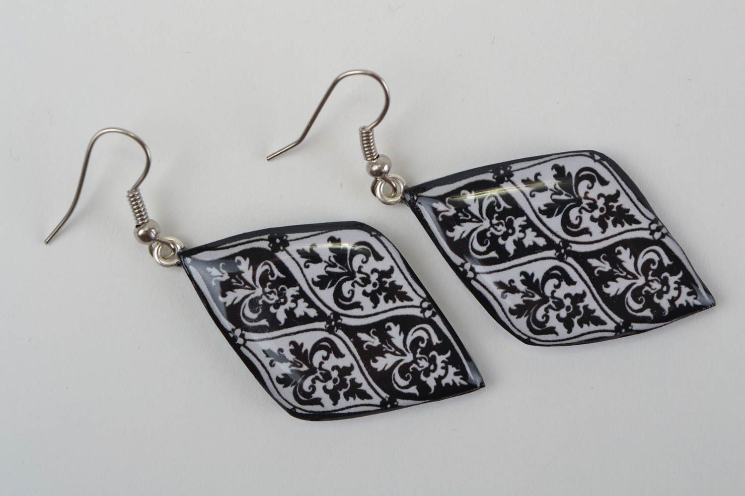 Handmade polymer clay decoupage earrings with black and white fancy ornament photo 3