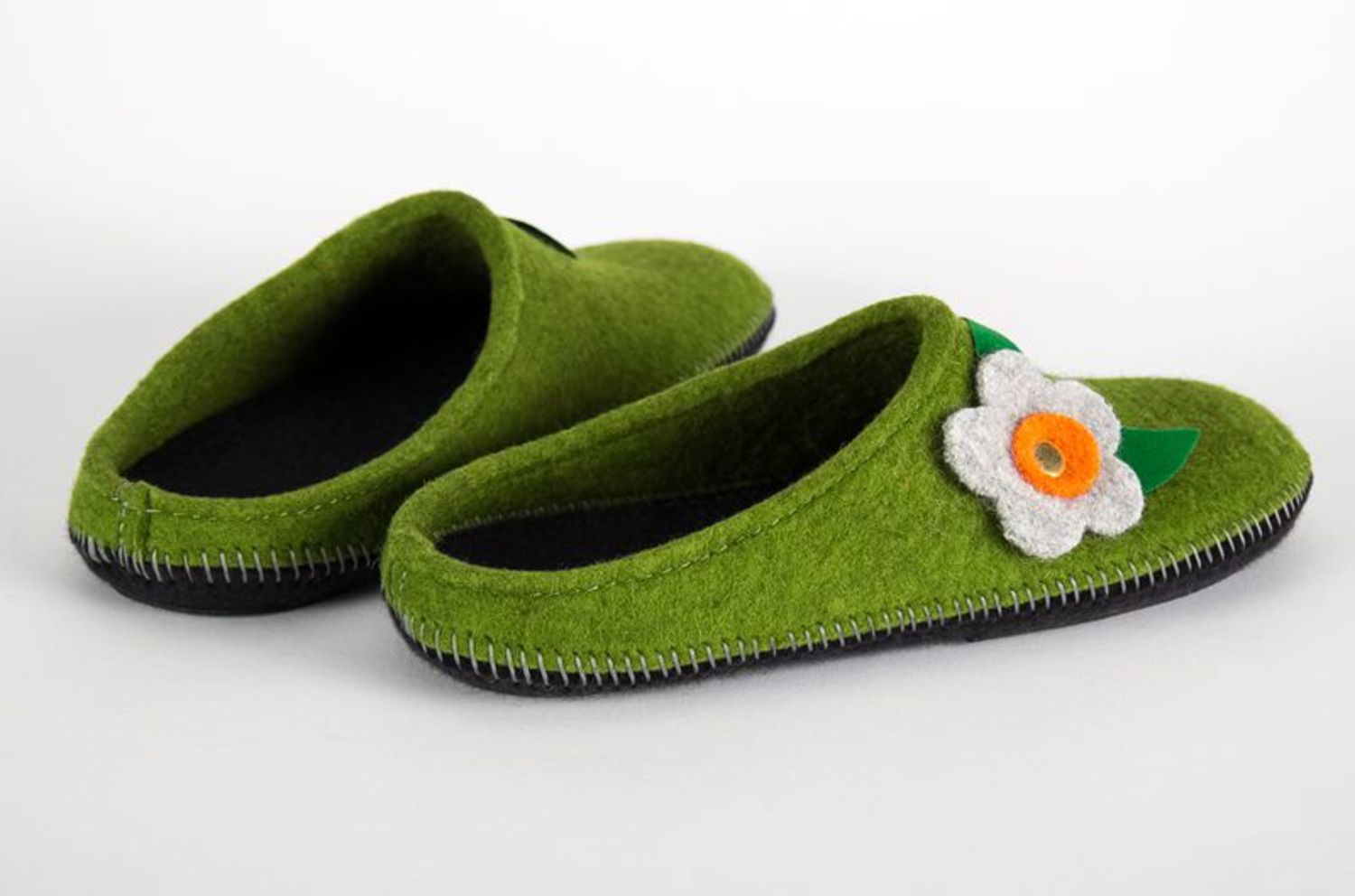 Women's felt slippers of green color with a flower photo 3