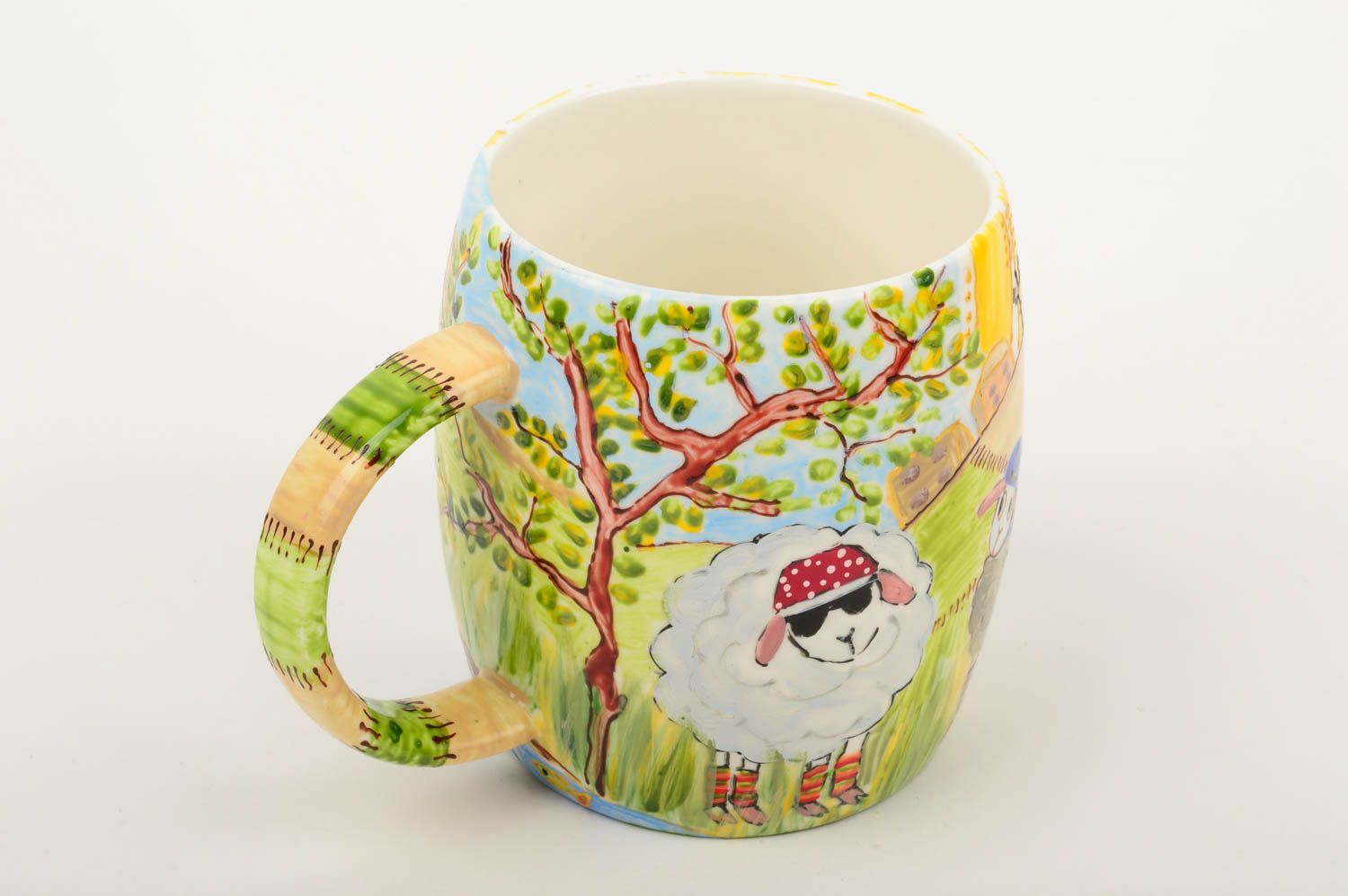 White ceramic coffee mug with handle and sheep party painting photo 3
