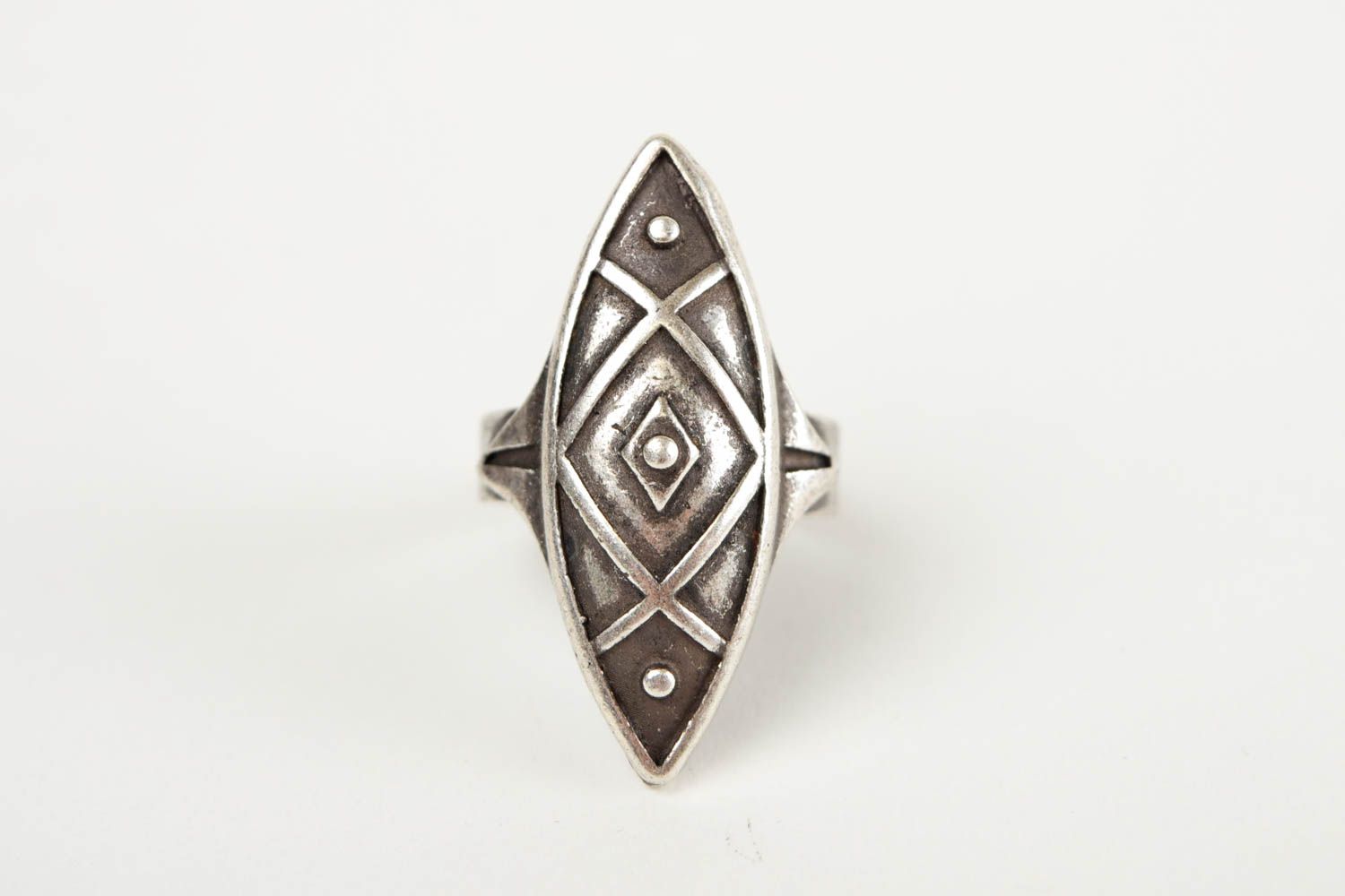 Кольцо ручной работы оригинальное металлическое украшение женский перстень фото 1