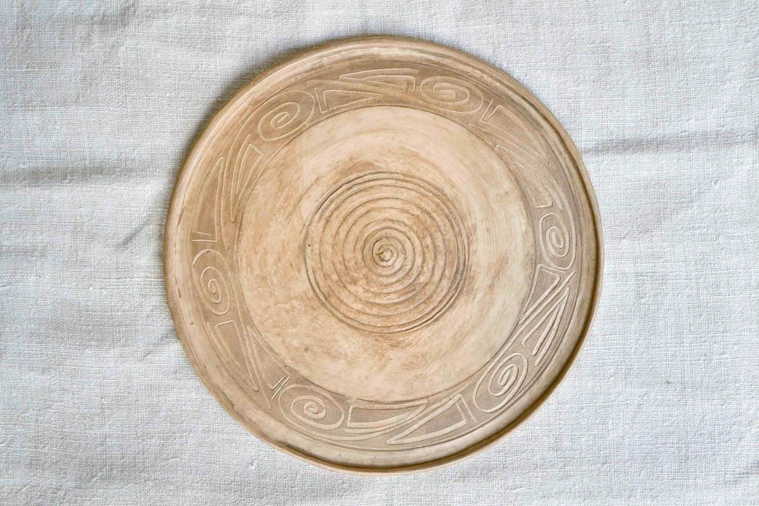 Поднос ручной работы керамическая посуда подставка на кухню круглая из глины фото 5