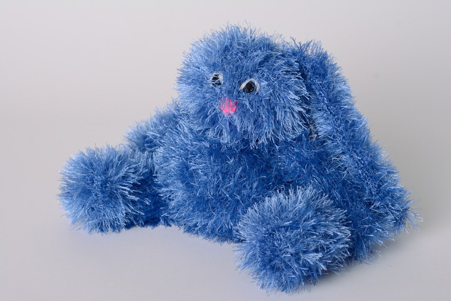 Игрушка вязаная спицами заяц с длинными ушами голубой пушистый ручная работа фото 1