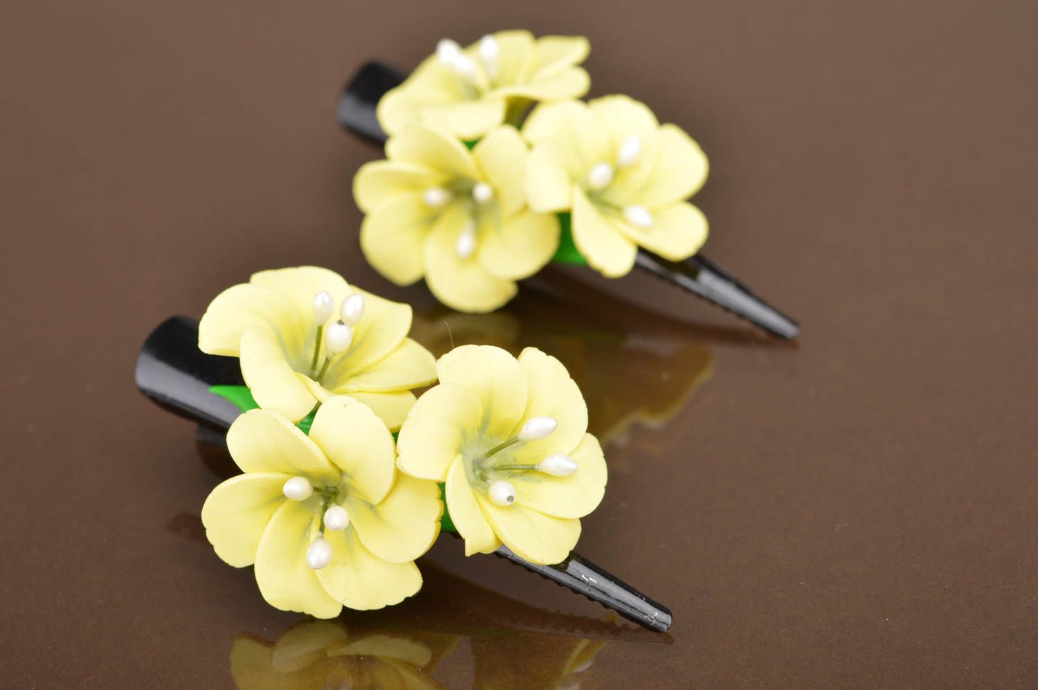 Set of 2 designer handmade metal hair clips with yellow polymer clay flowers photo 4