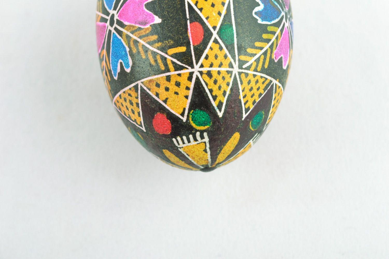 Handmade painted Easter egg with flowers photo 3