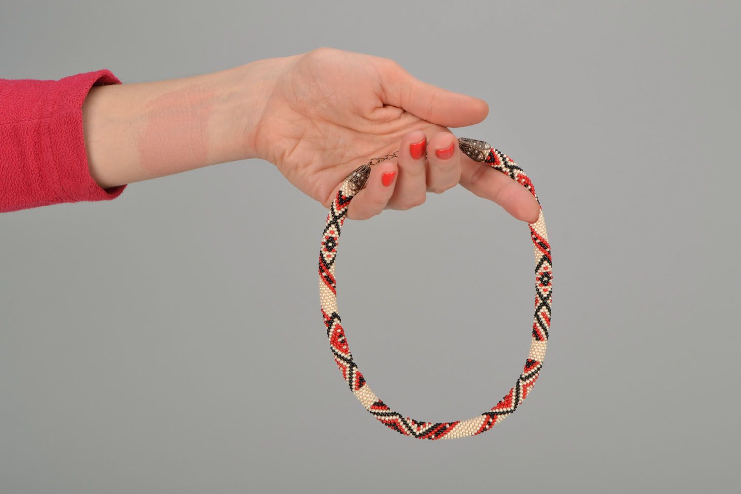 Collana tubolare originale fatta a mano accessorio da donna di perline
 foto 2