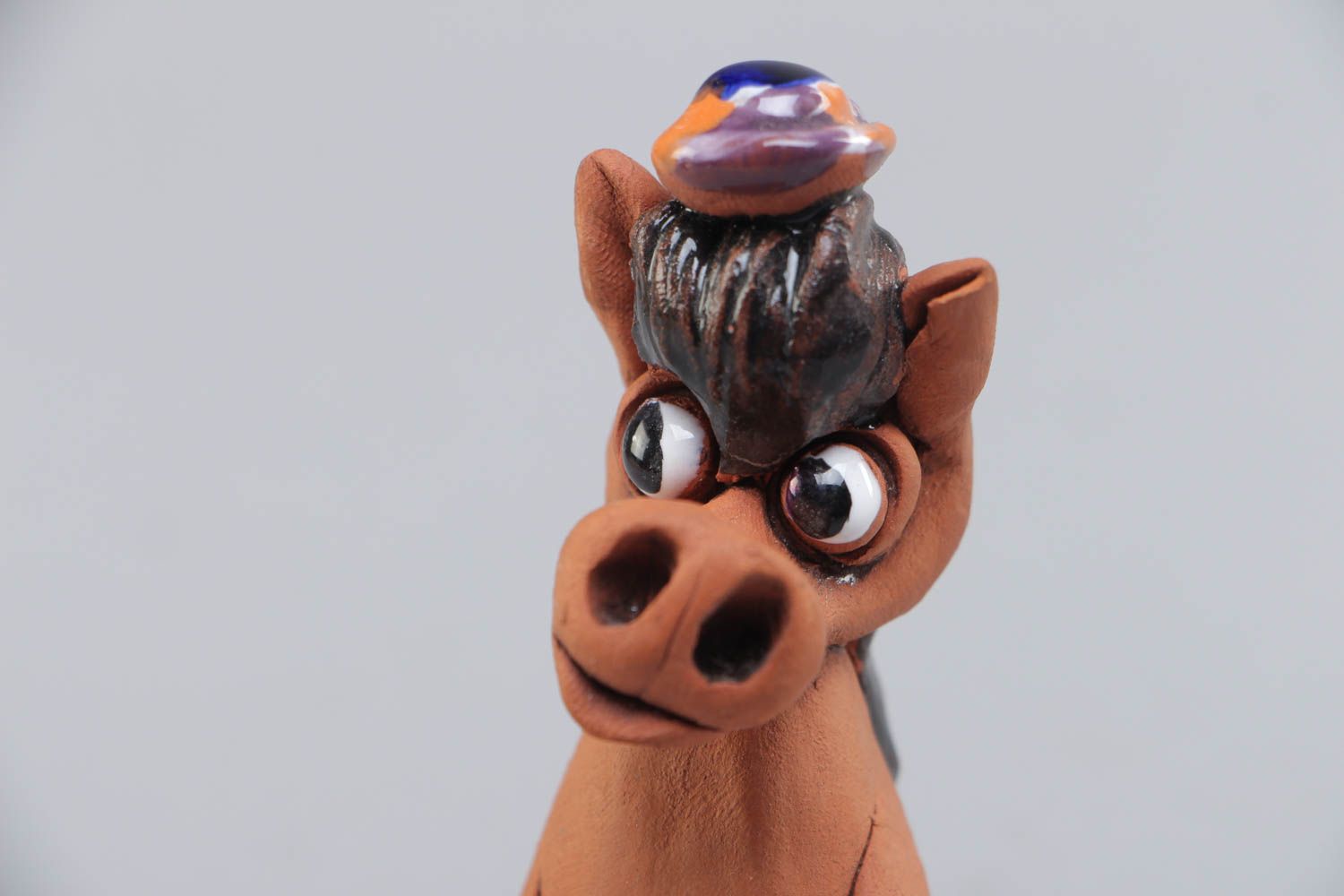 Braune handmade Pferd Figur aus Ton mit Acryl bemalt originell foto 3