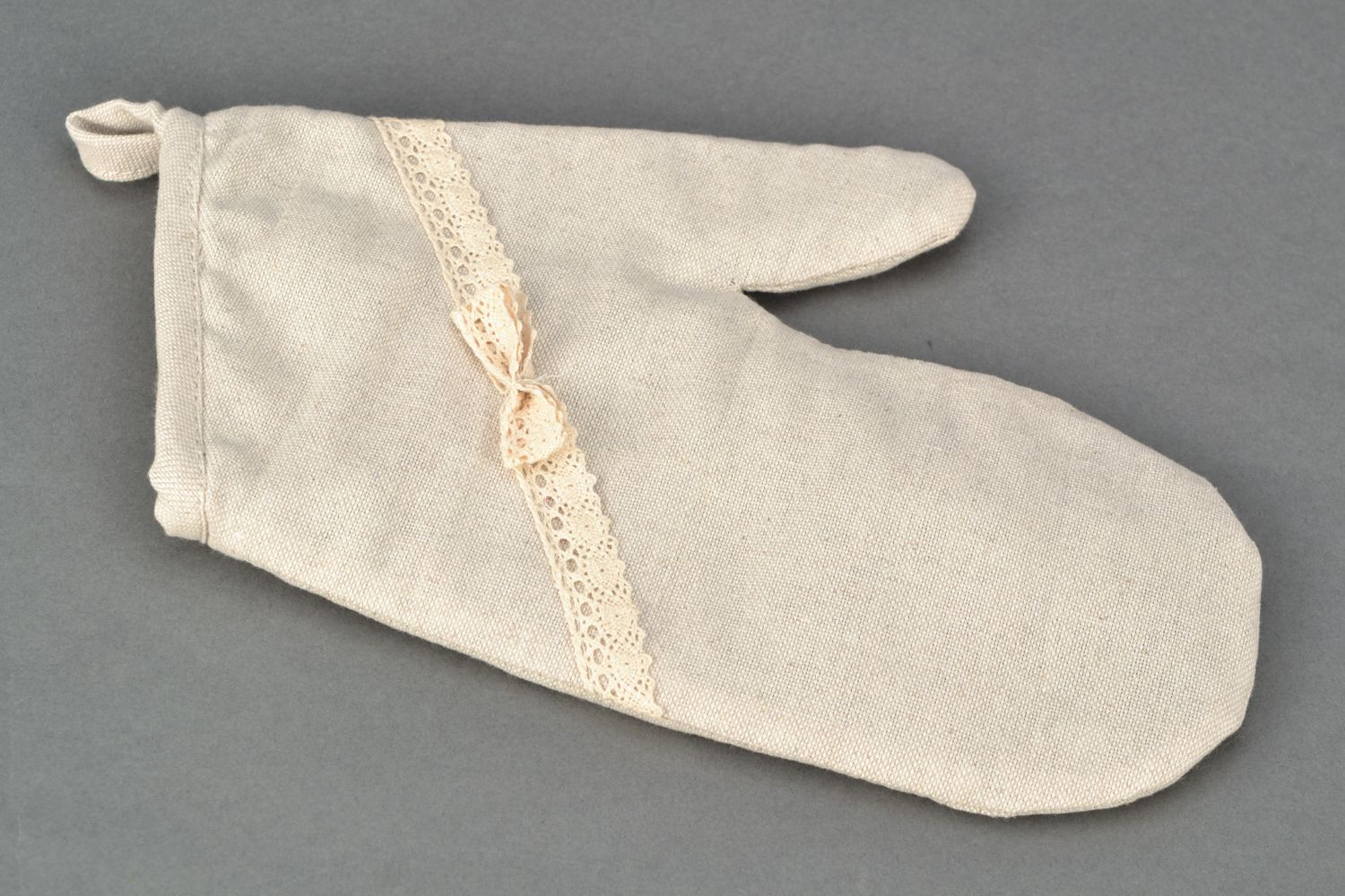 Manique moufle mignonne blanche faite main en coton et polyamide avec dentelle  photo 3