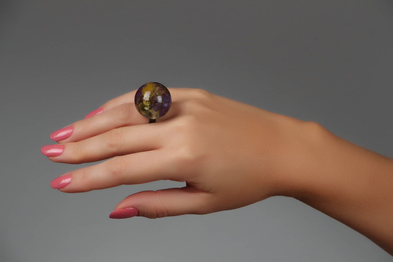 Ring with limonium flower coated with epoxy photo 5