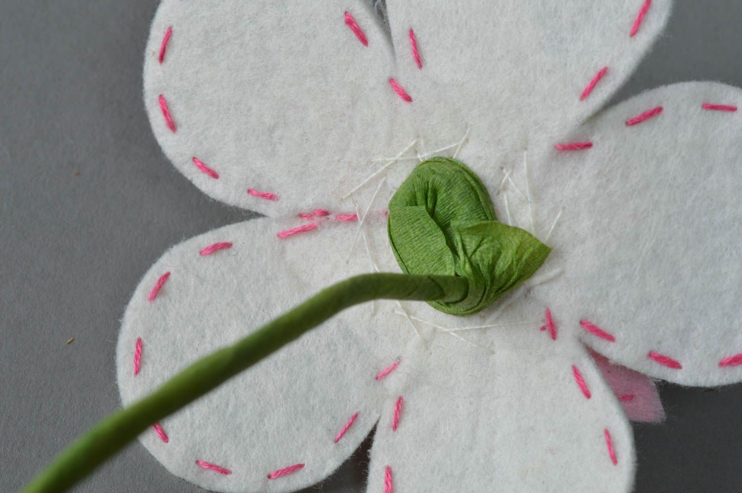 Jolie fleur artificielle blanche en feutre décorative faite main cadeau photo 4