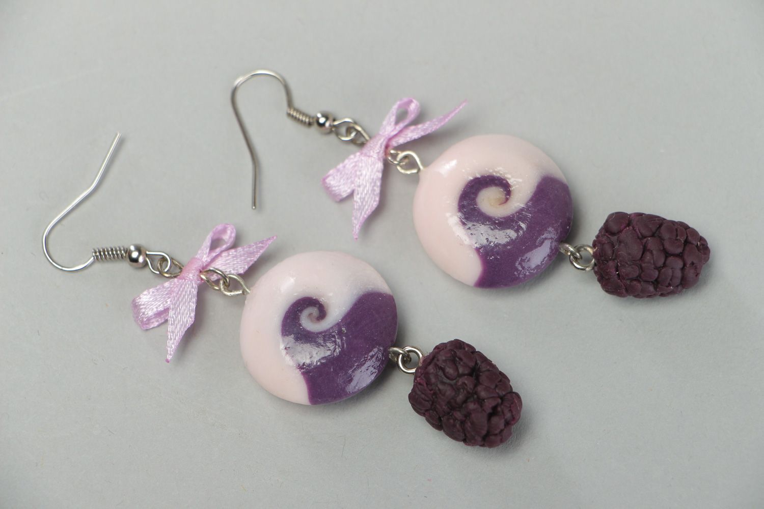 Handmade plastic dangle earrings Mulberry photo 1