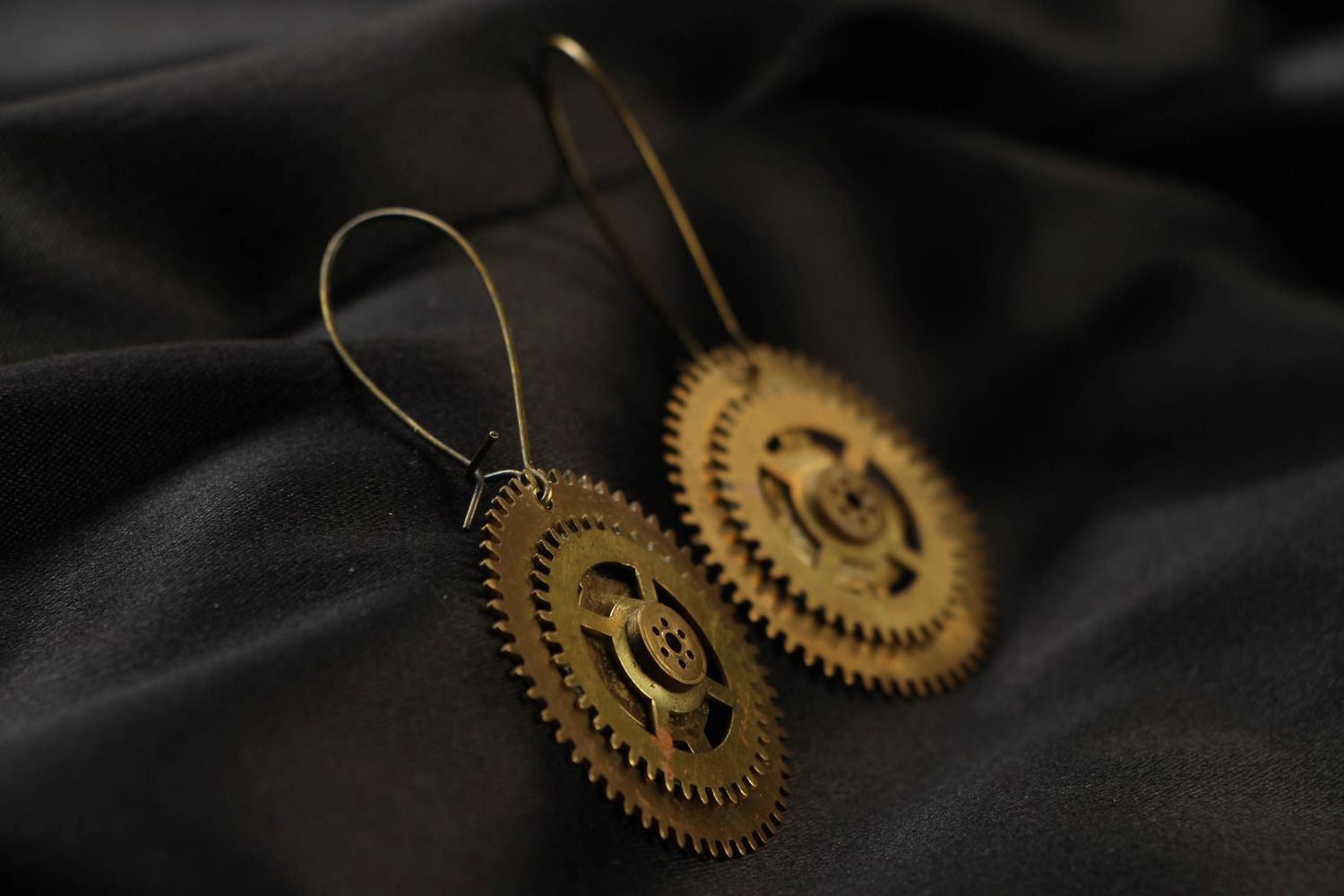 Pendientes artesanales con mecanismos de reloj en estilo de steampunk foto 2