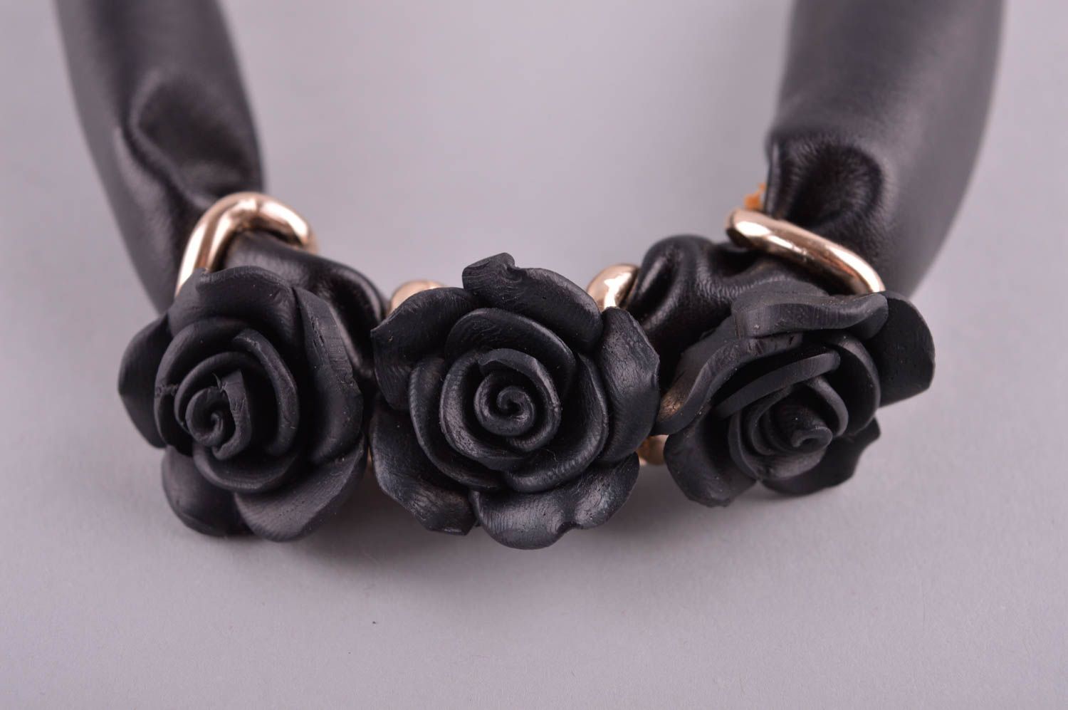 Черное колье ручной работы массивное украшение с розами необычный подарок фото 3