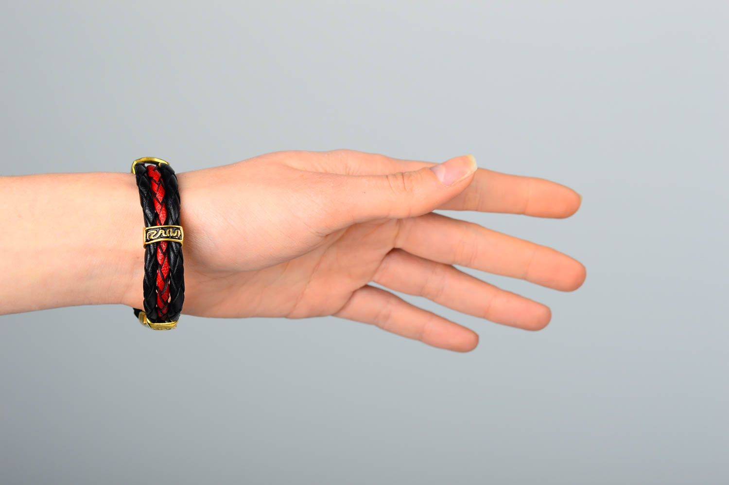 Кожаный браслет хенд мейд темный браслет на руку необычный подарок широкий фото 2