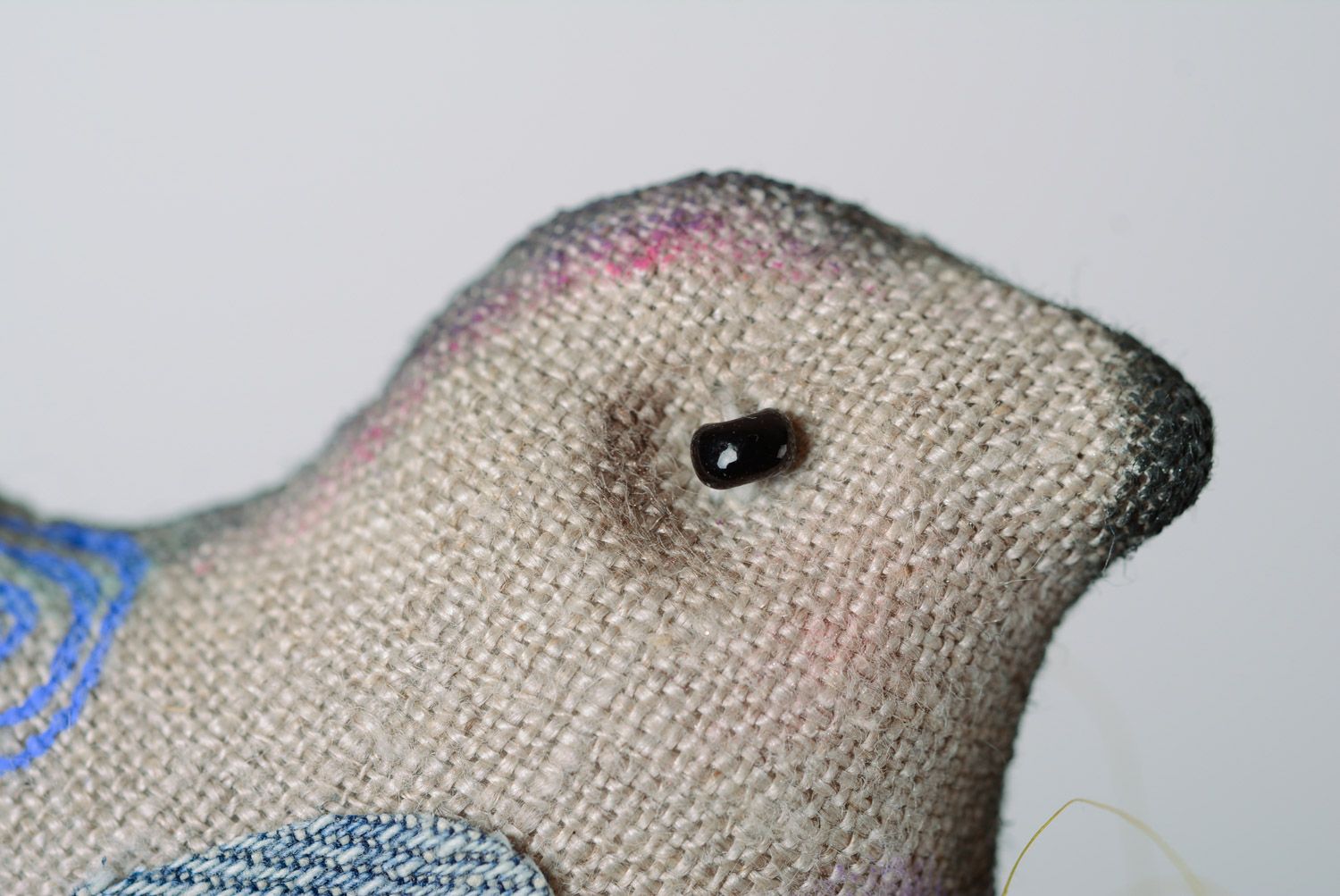 Pájaro de tela en palito para macetas hecho a mano foto 5