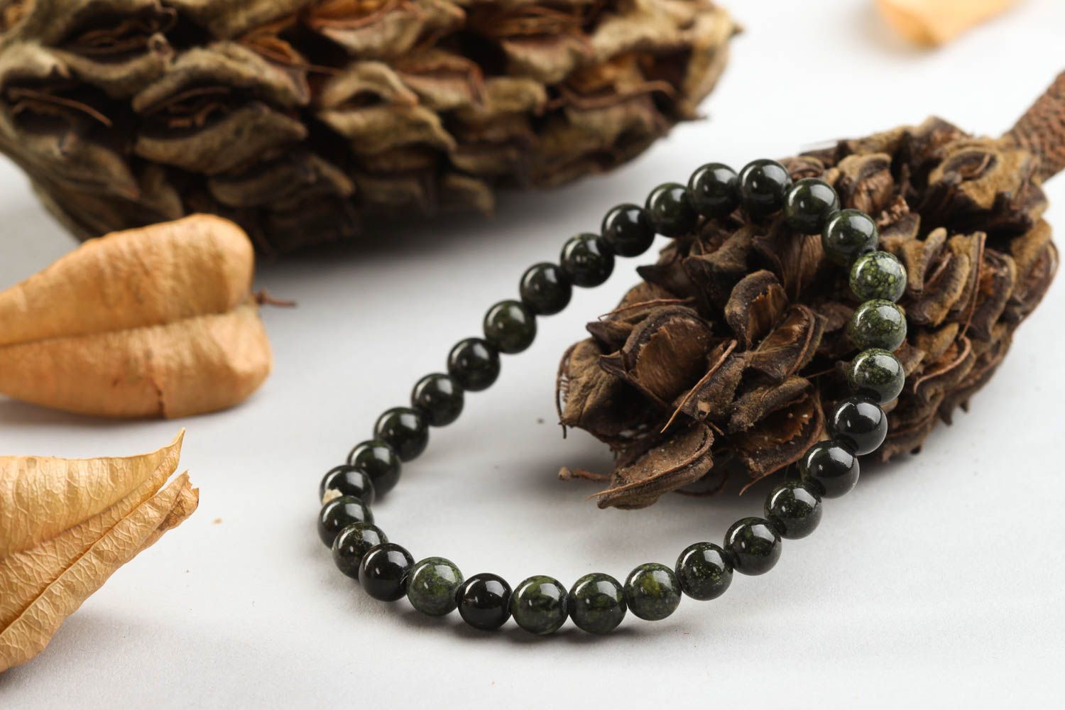 Bracelet pierre naturelle Bijou fait main vert foncé-noir Cadeau femme photo 1