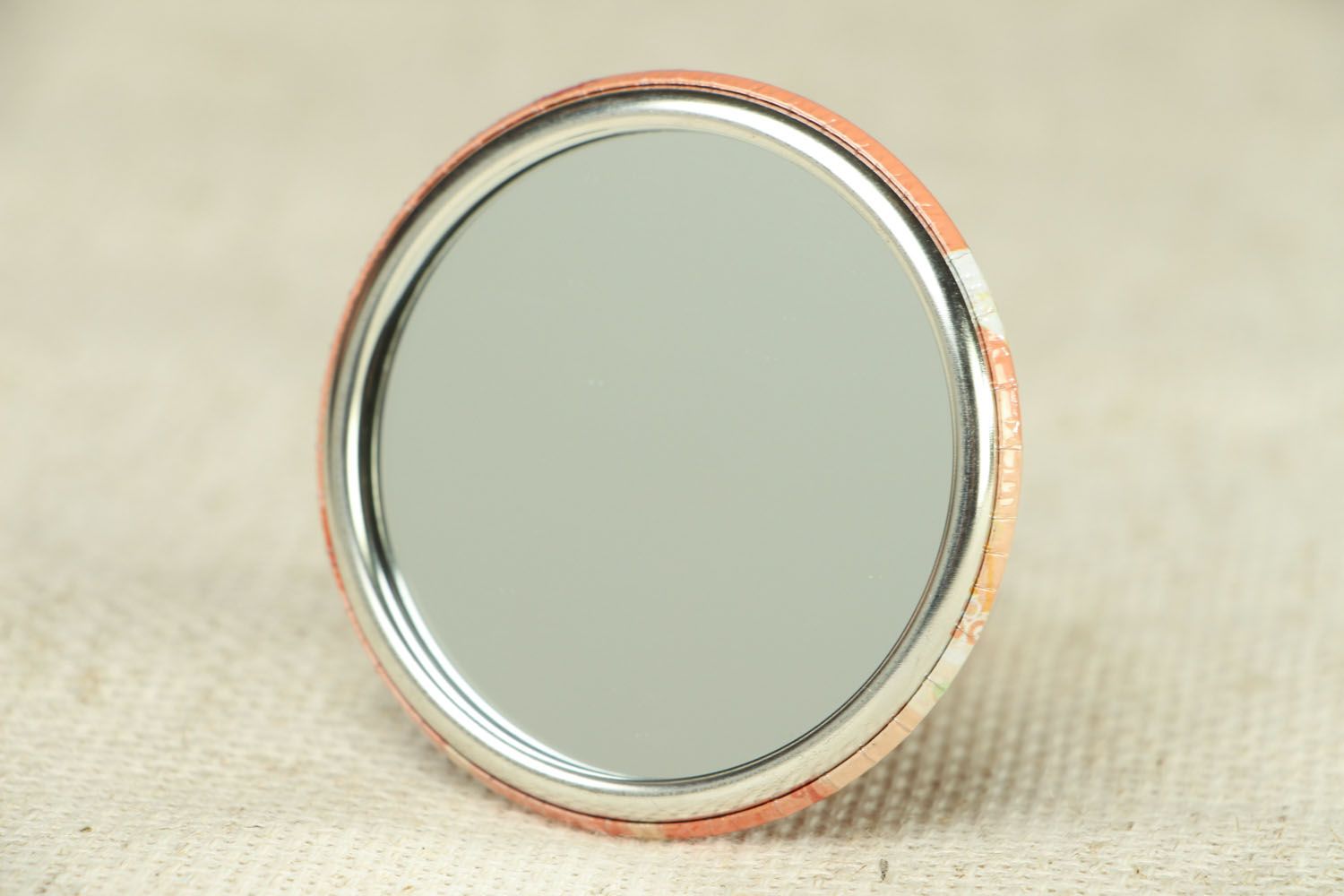 Pocket mirror on the metal basis photo 3