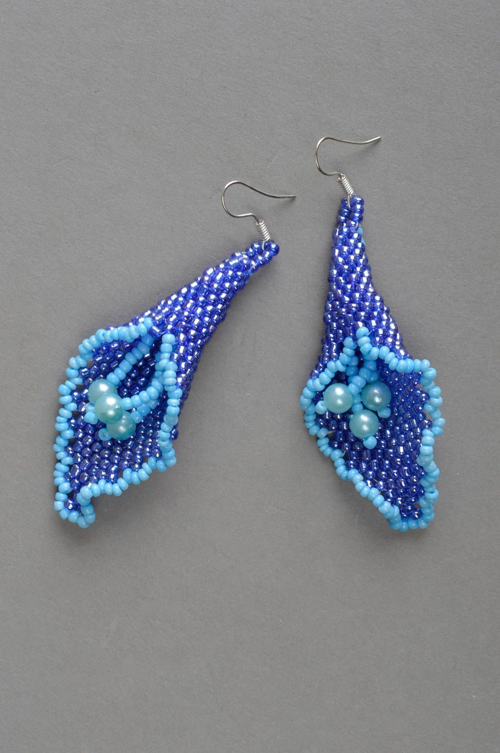 Серьги из бисера и бусин плетеные ручной работы авторские синие с голубым фото 2