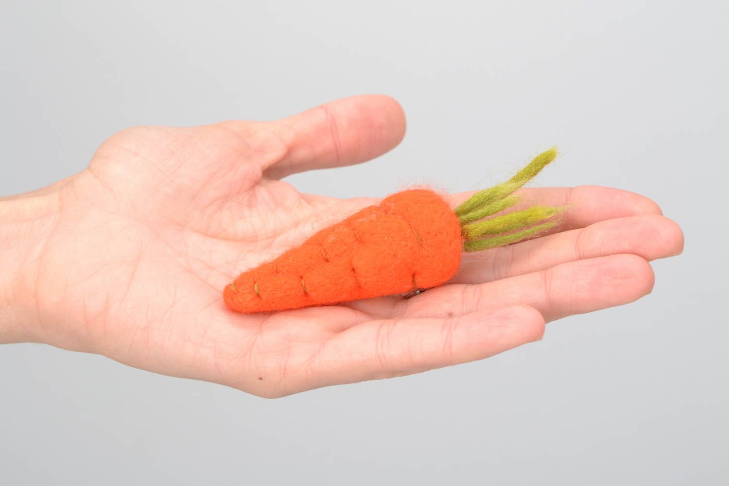 Брошь из шерсти Морковь  фото 2