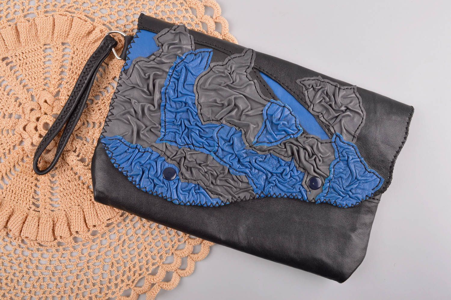 Clutch Tasche handmade Accessoire für Frauen kleine Tasche aus Leder in Schwarz foto 1