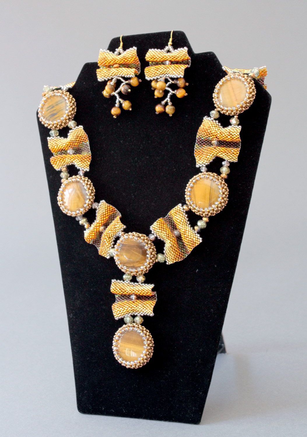 Set de bijoux faits main de grains de verre et perles tchèques, oeil du tigre 'Une Mondaine' photo 1