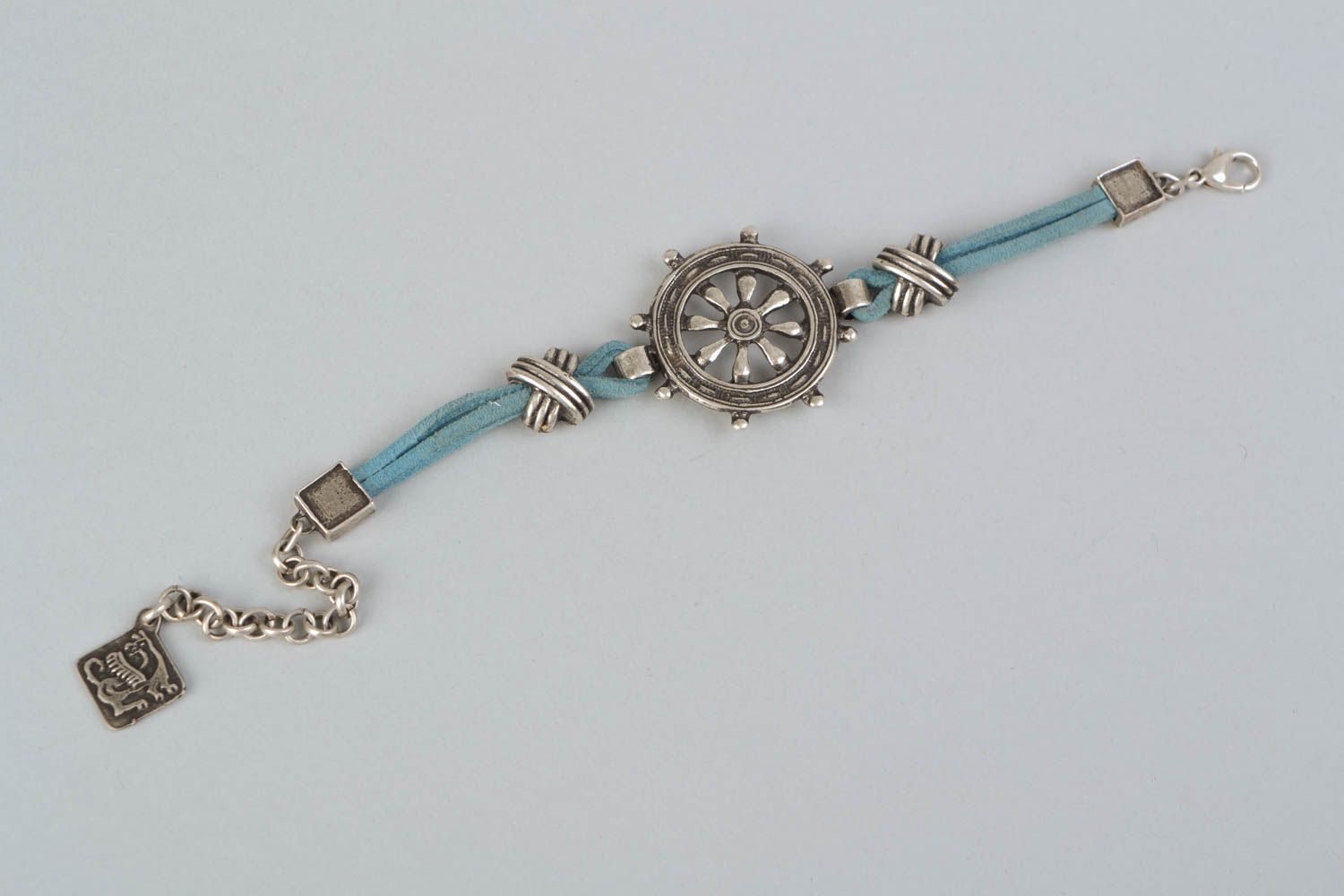 Bracelet en métal et lacet de daim fait main original à motif marin pour femme photo 3