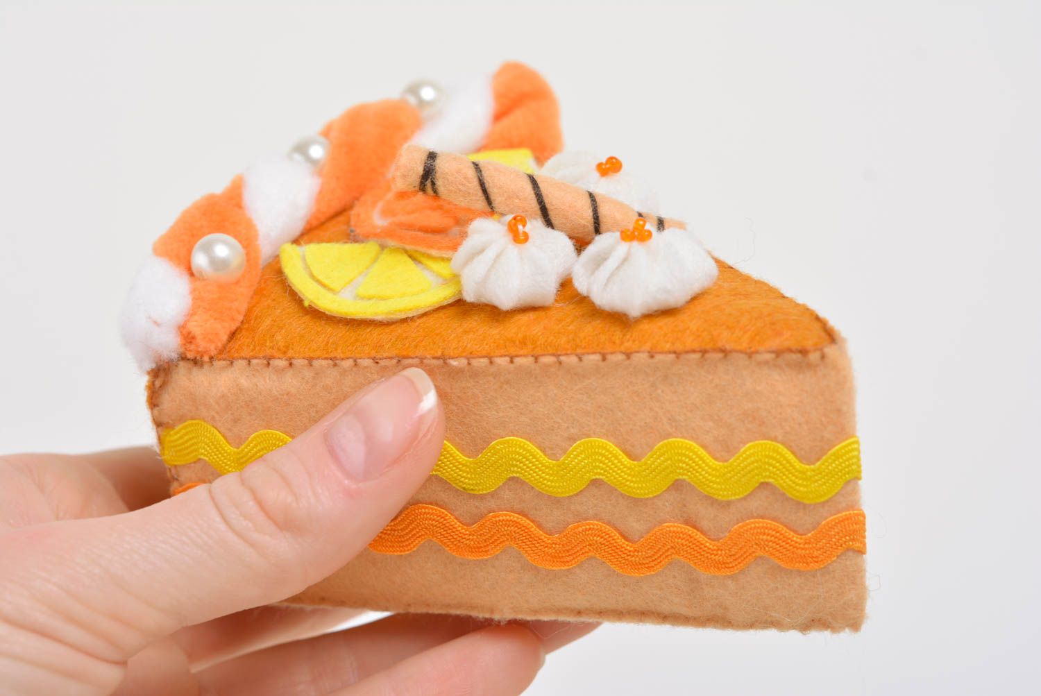 Handmade auffallendes kuscheliges Nadelkissen aus Filz Torte für Handarbeit toll foto 4
