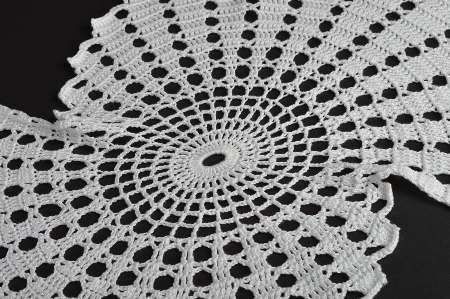 Napperon blanc original ajouré en coton au crochet fait main décoration photo 3