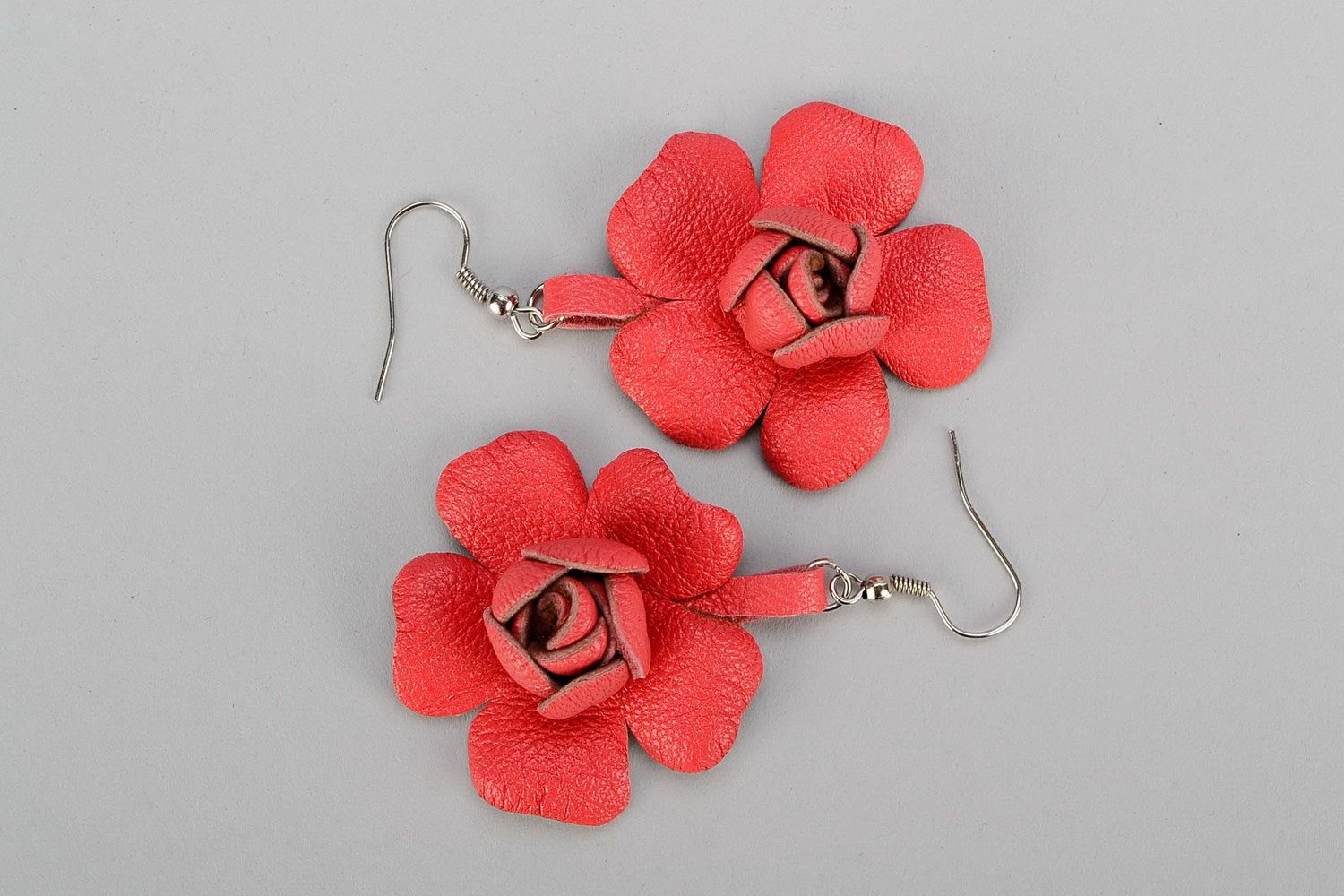 Leather earrings in the form of a flower photo 3