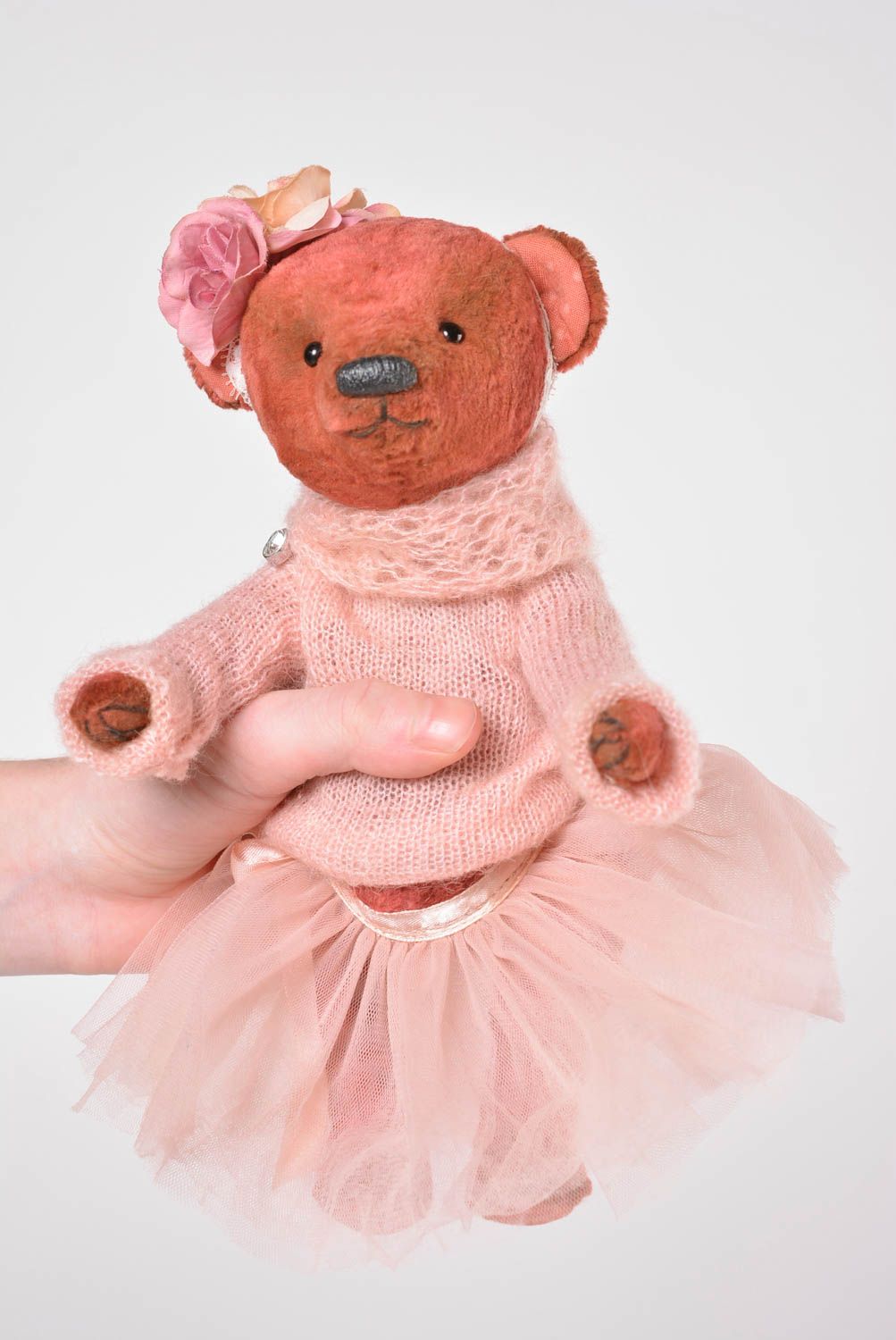 Плюшевый мишка игрушка ручной работы интересный подарок девушка в платье фото 2