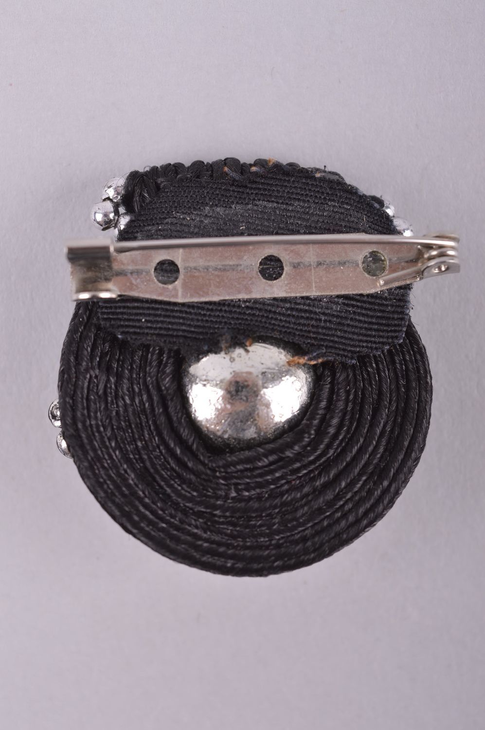 Broche textile Bijou soutache fait main noir perles de rocaille Accessoire femme photo 3