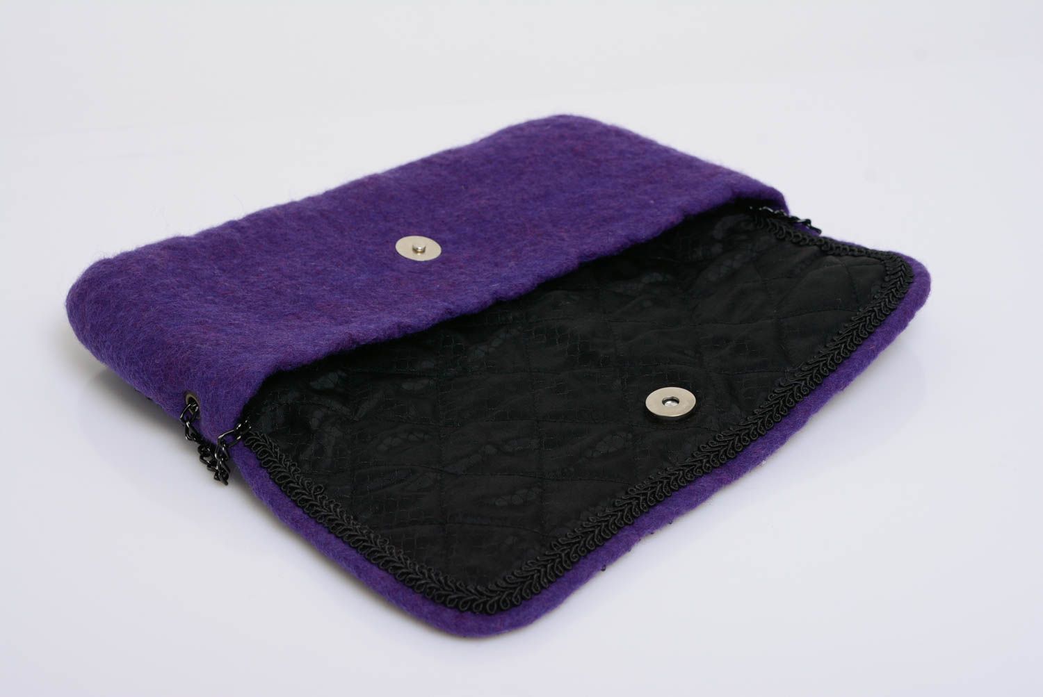 Sac pochette en laine feutrée violet fait main original sur chaîne métallique photo 3