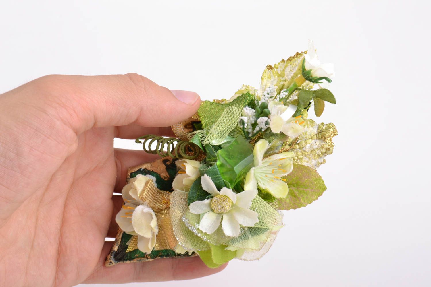Deko Blumen aus Stoff für Haarspange und Brosche mit eigenen Händen handgefertigt foto 2