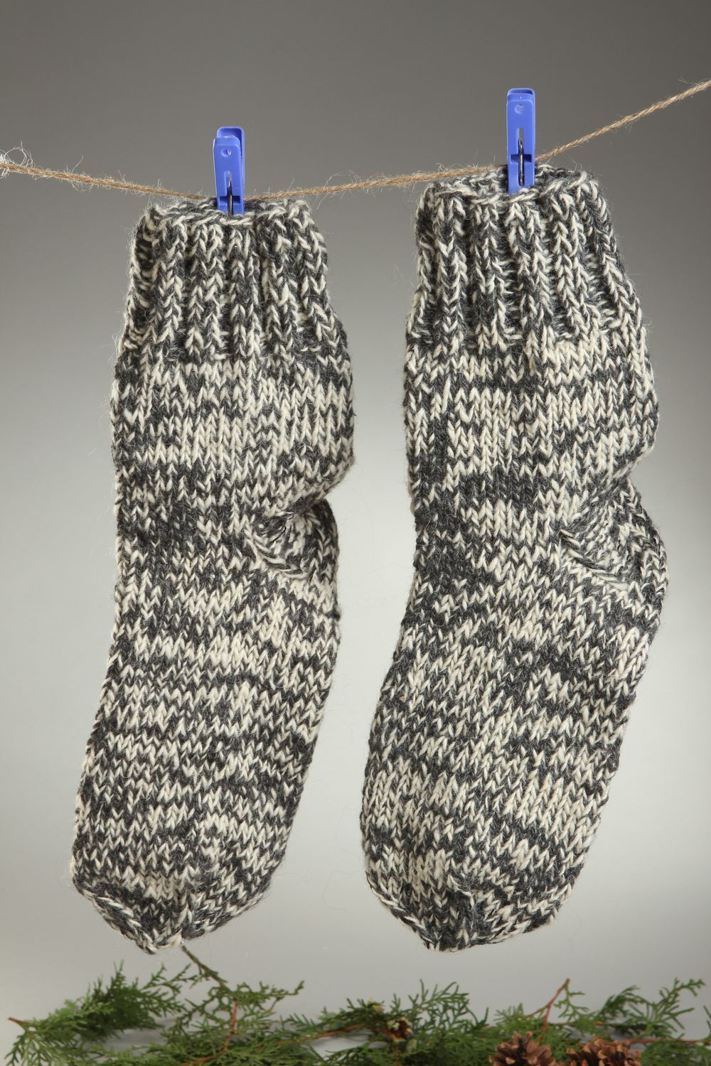 Chaussettes grises faites main Chaussettes tricot aiguilles Vêtement femme photo 1