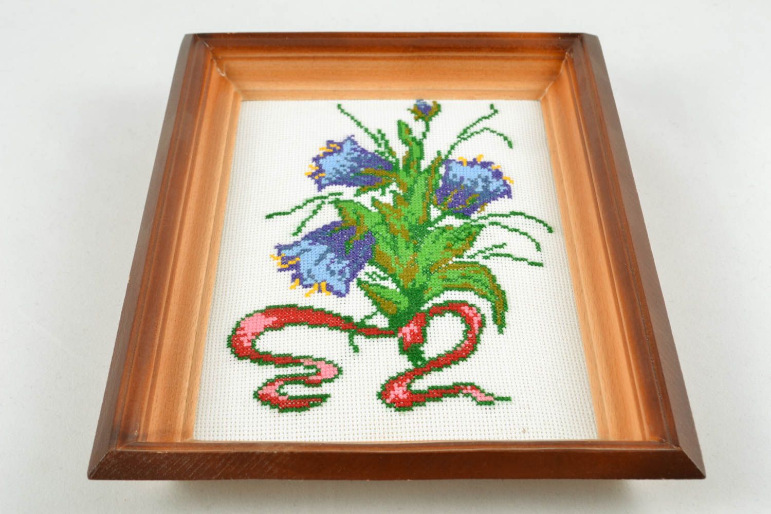 Unusual embroidered picture photo 1