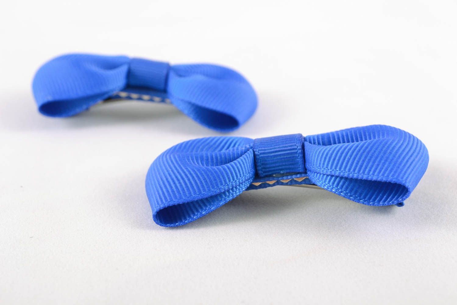 Blaue Haarspangen mit Schleifen zwei Stück  foto 4