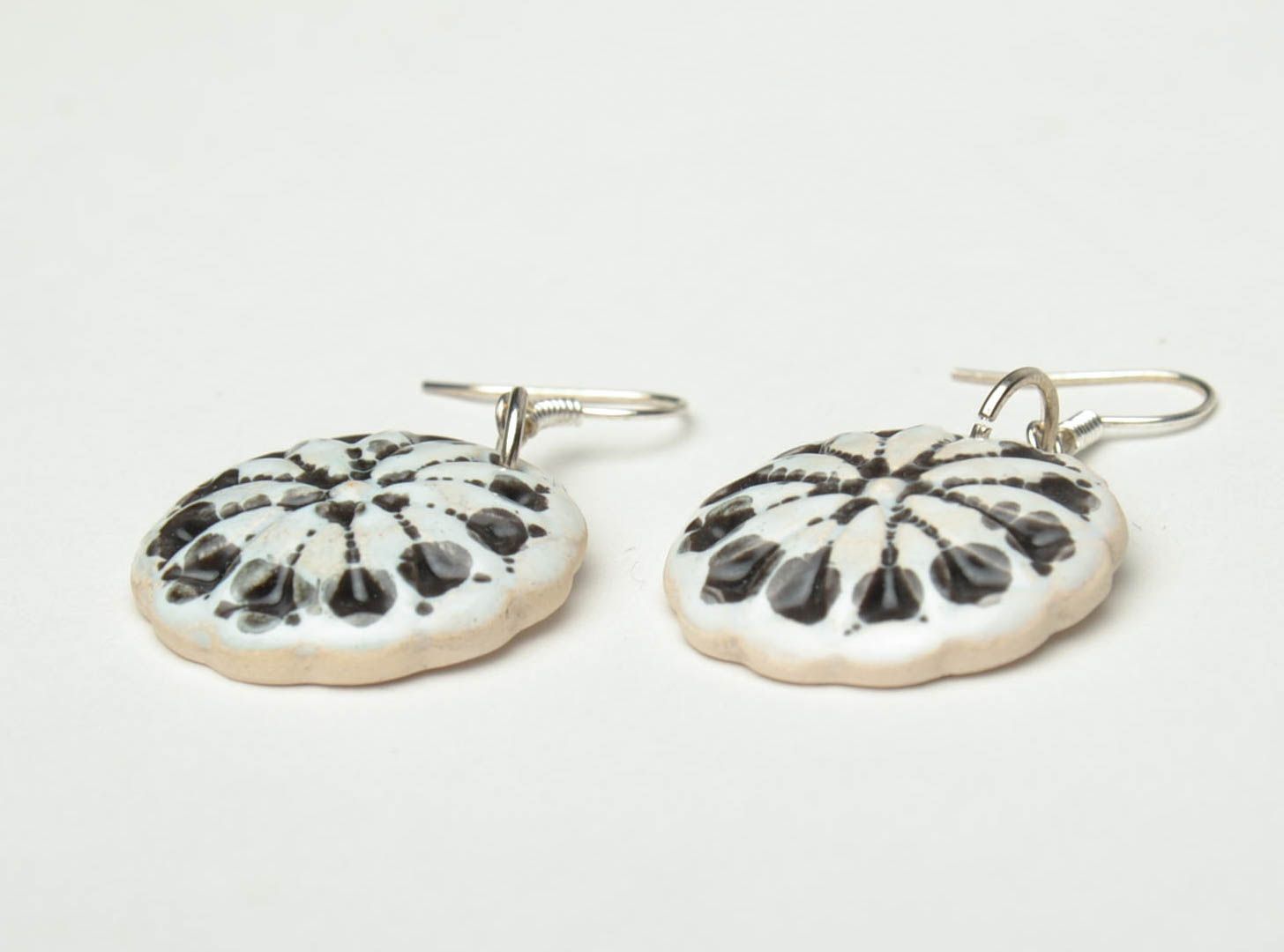 Handmade ceramic earrings painted with enamel photo 3